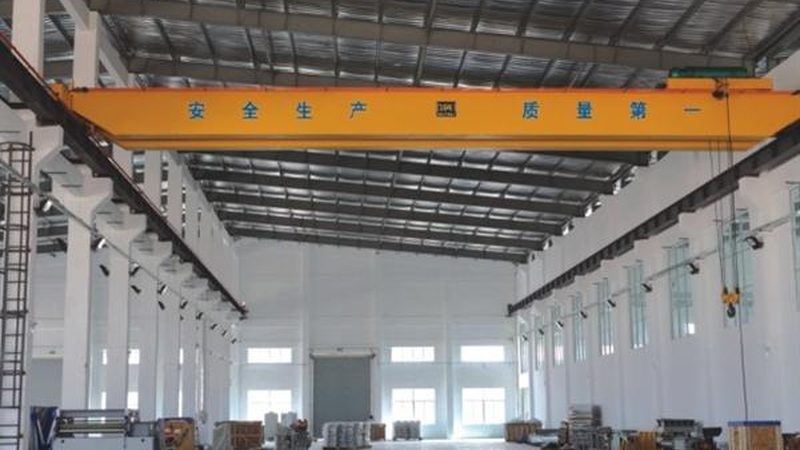 悬臂吊龙门吊：剖析其优势与局限